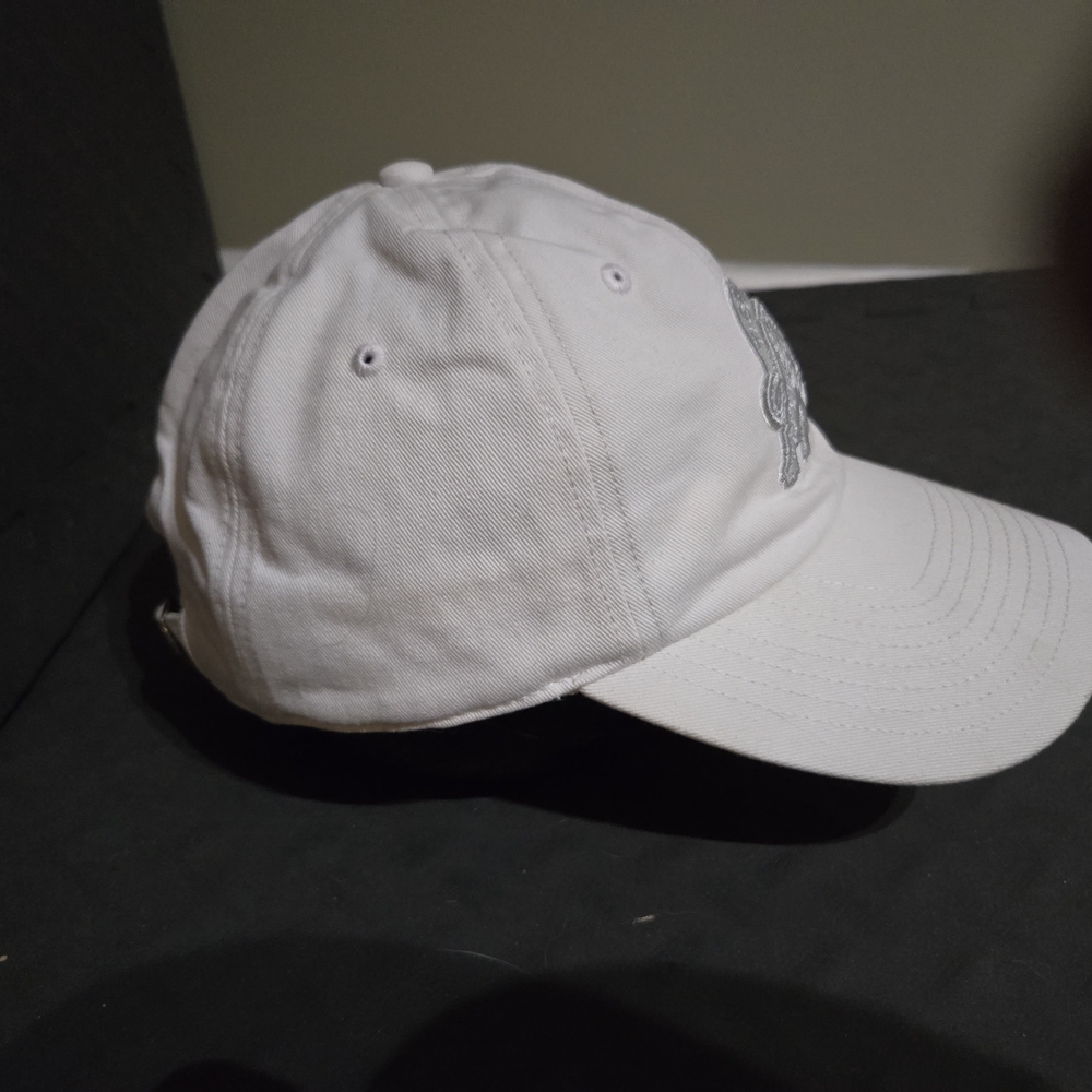 White Embroidered Cap - Picture 2 of 6